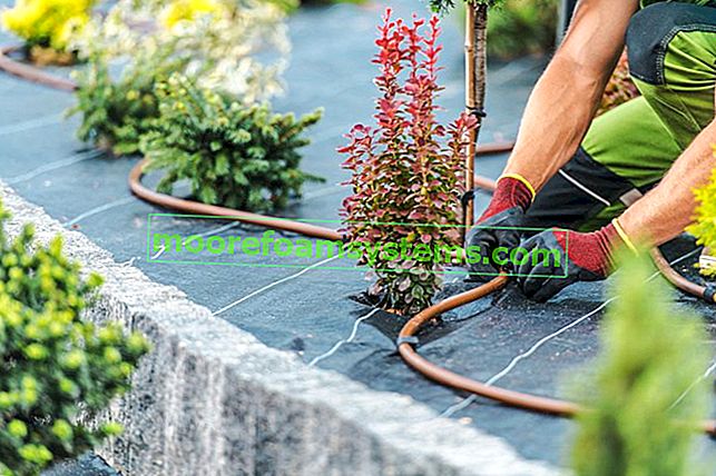 Напоителна система за градината по време на сглобяването, както и препоръчителна система за поливане на градината