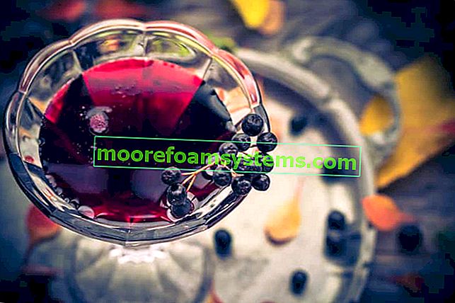 Вино от арония - поетапна рецепта за приготвяне на вино от арония