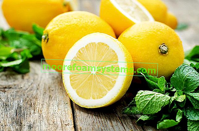 Menthe et citron sur la table, plus eau de menthe et citron et recette